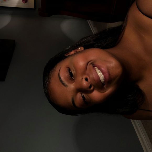 Meet your Posher, Sarai - Picture 1 of 1